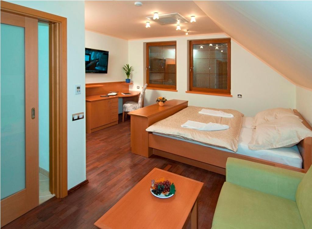 Heipark Tosovice Hotel Buitenkant foto