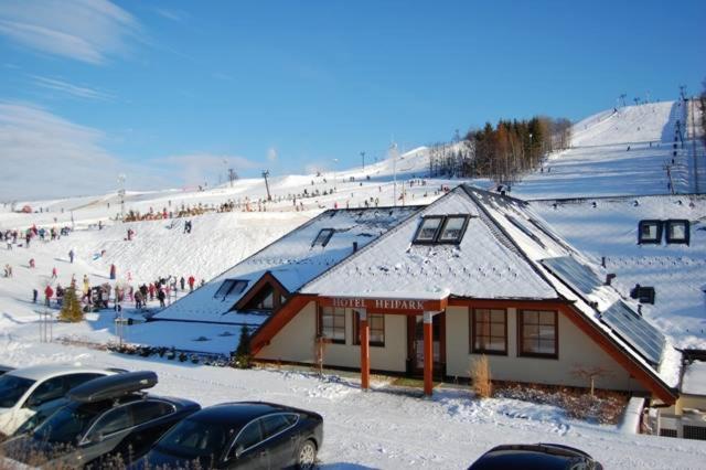 Heipark Tosovice Hotel Buitenkant foto