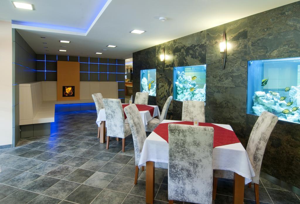 Heipark Tosovice Hotel Buitenkant foto